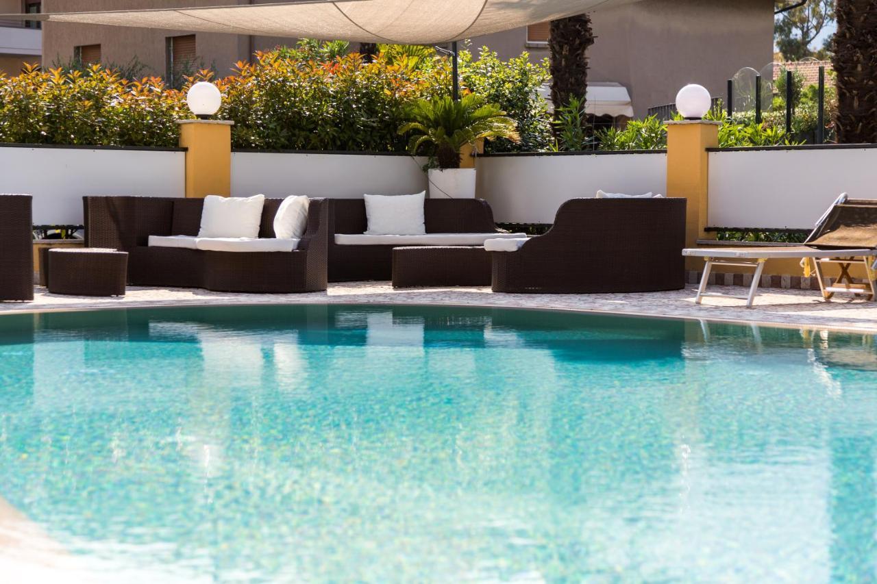 New Garden Hotel Torbole Sul Garda Екстериор снимка