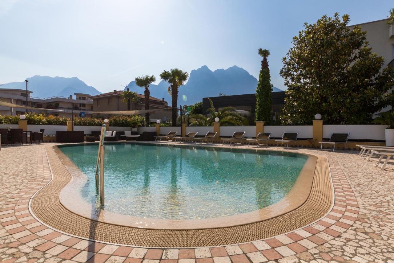 New Garden Hotel Torbole Sul Garda Екстериор снимка