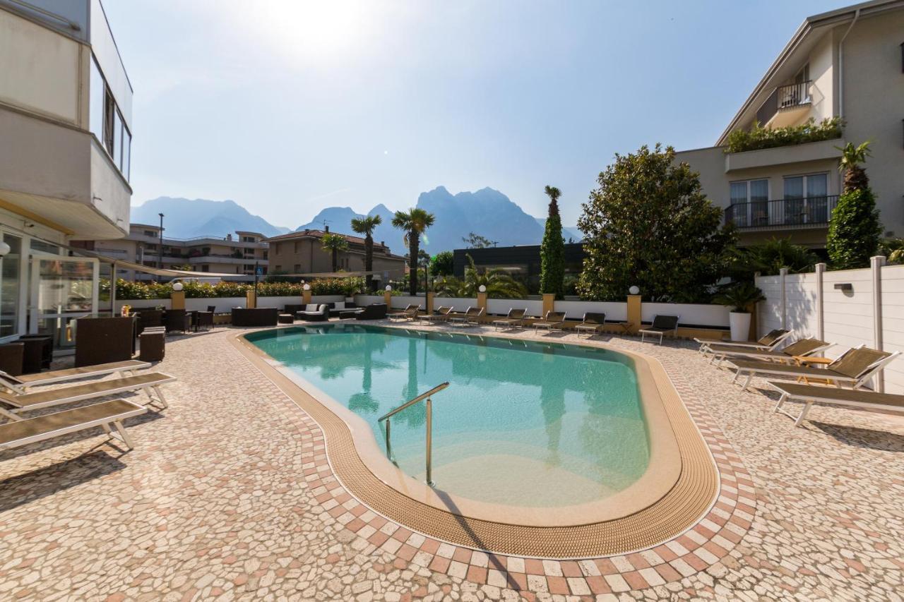 New Garden Hotel Torbole Sul Garda Екстериор снимка