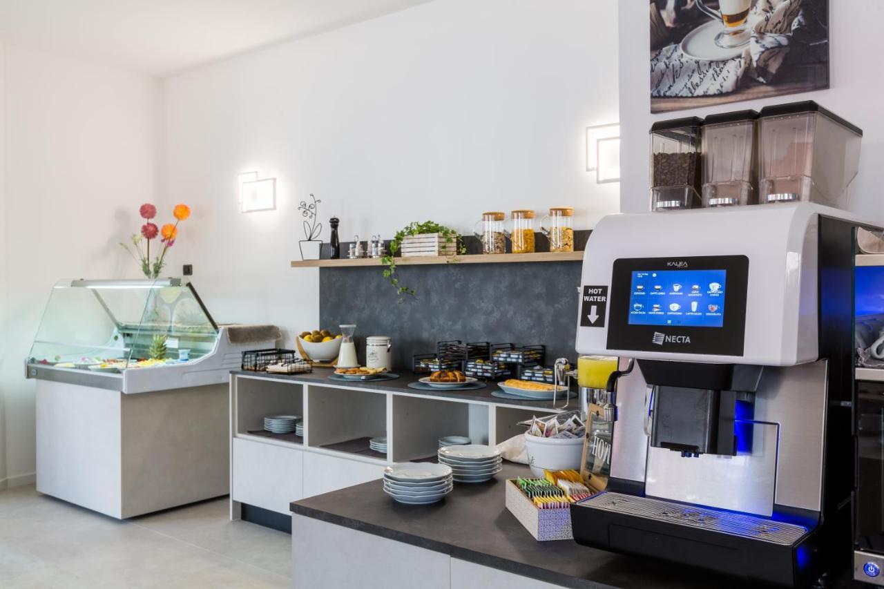 New Garden Hotel Torbole Sul Garda Екстериор снимка