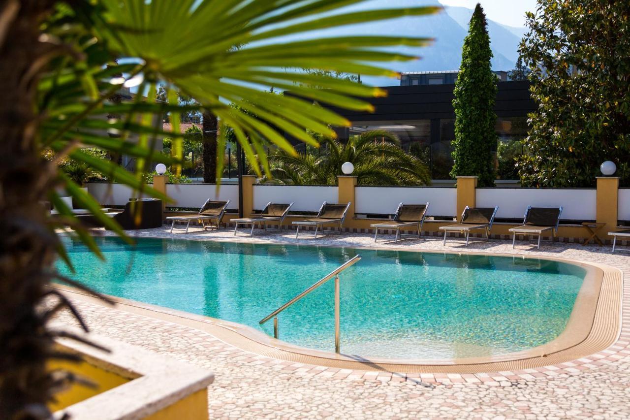 New Garden Hotel Torbole Sul Garda Екстериор снимка