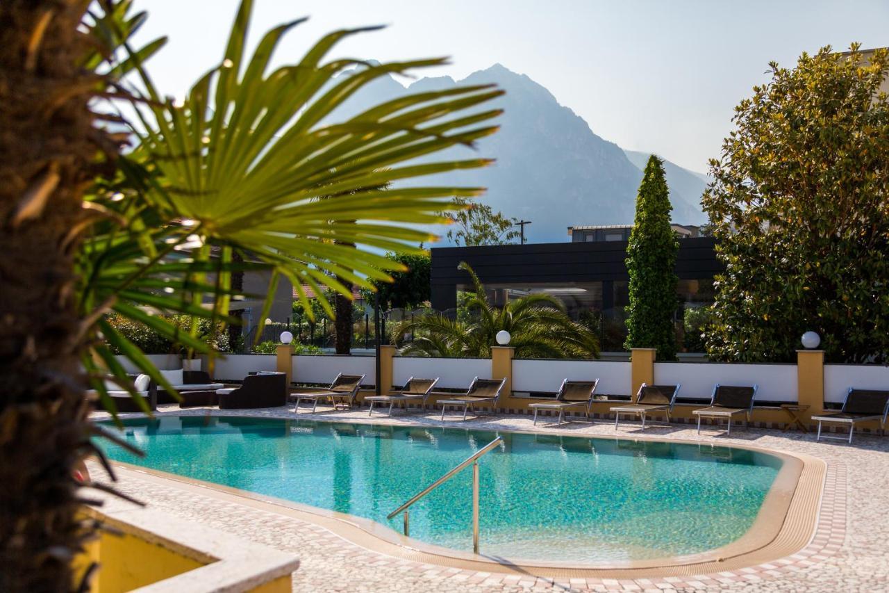 New Garden Hotel Torbole Sul Garda Екстериор снимка